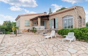 Maisons de vacances Stunning Home In Flayosc With Outdoor Swimming Pool, Wifi And 3 Bedrooms : photos des chambres