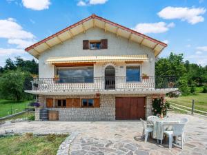 Maisons de vacances Spacious holiday home in Saint-Julien-du-Verdon with garden : photos des chambres