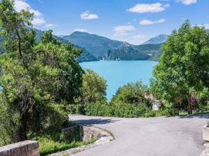 Maisons de vacances Spacious holiday home in Saint-Julien-du-Verdon with garden : photos des chambres