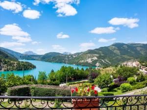 Maisons de vacances Spacious holiday home in Saint-Julien-du-Verdon with garden : photos des chambres