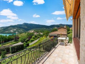 Maisons de vacances Spacious holiday home in Saint-Julien-du-Verdon with garden : photos des chambres