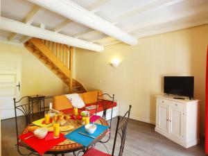 Maisons de vacances Terraced House in Sauve with Pools & Fitness : photos des chambres