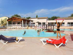Maisons de vacances Terraced House in Sauve with Pools & Fitness : photos des chambres