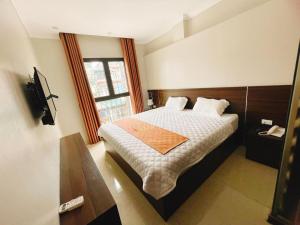 Tiến Thịnh Hạ Long Hotel - by Bay Luxury