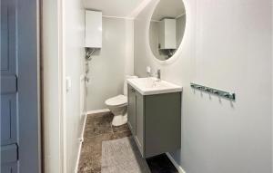 Amazing Home In Hörby