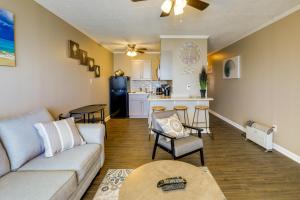 North Topsail Beach Vacation Rental with Balcony!