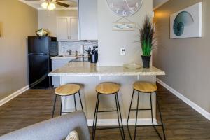 North Topsail Beach Vacation Rental with Balcony!