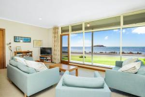 Battye Cottage Beautiful Sea ViewsYear Round