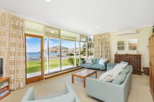 Battye Cottage Beautiful Sea ViewsYear Round