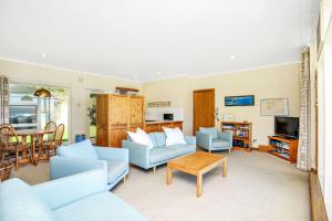 Battye Cottage Beautiful Sea ViewsYear Round