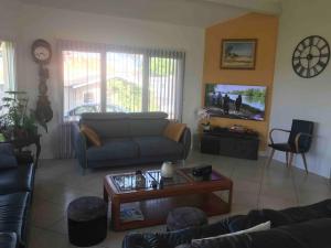 Maisons de vacances VILLA LES PIEDS DANS L’EAU ACCES DIRECT A LA PLAGE : photos des chambres