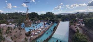 COM CAFE E SUITE SPAZZIO DIROMA E ACESSO GRATUITO no ACQUA PARK DIROMA