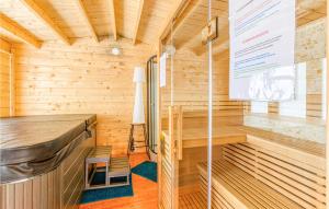 Maisons de vacances Stunning Home In Septfonds With Sauna, Wifi And 1 Bedrooms : photos des chambres