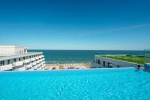 Royale Sundance 224 Infinity Beach Pool & Spa Mamaia Nord