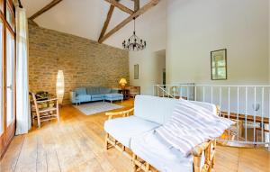 Maisons de vacances Amazing Home In Caylus With Wifi, Private Swimming Pool And Outdoor Swimming Pool : photos des chambres