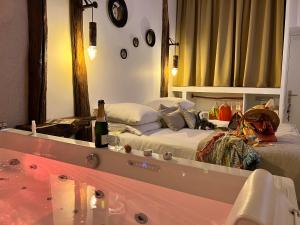 Love hotels Tamarin & Capucin Suite Balneo : photos des chambres