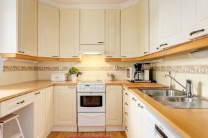 Villa Kesätie - Lakeside Paradise