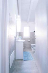 Seaside Villa 2BR-1BA. 7 min walk to the beach