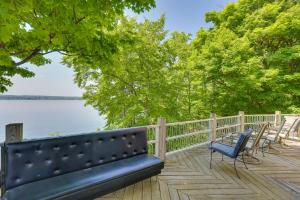 obrázek - Lockes Glen - Lakefront Getaway with Dock!