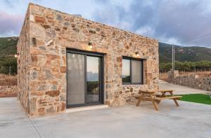 The Rock *Peaceful Retreat House