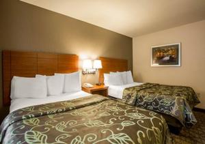 Double Room with Two Double Beds - Ground Floor/Non-Smoking room in Econo Lodge Cherokee