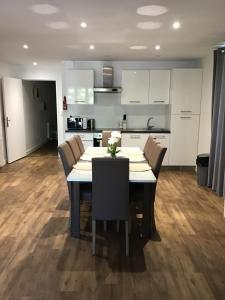 Appartements Magnifique T4 avec terrasse a Saint-Nectaire - 8 pers : photos des chambres