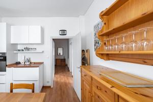 GuestHost - Sunset Mestre Apartment