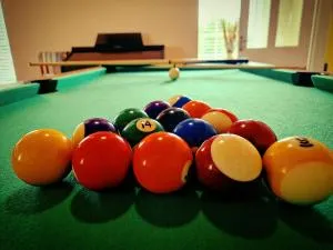 Lewis Gethin House, Newly renovated cottage sleeps 9, close to bike park wales - Troed-y-rhiw