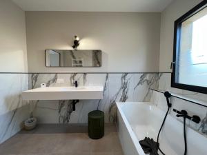 Hotels Le Petit Hotel de Pianottoli-Caldarello : photos des chambres