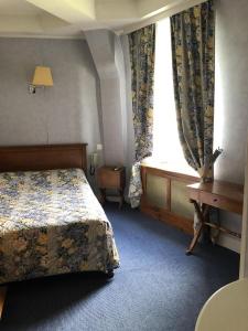 Hotels LE CABOUILLET : photos des chambres