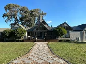 Talga Grove - روثبري