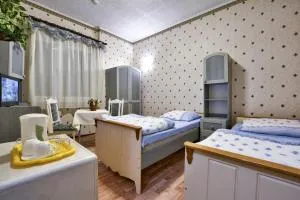 Ośrodek Wypoczynkowy Puszczyk Dwuosobowe pokoje z łazienką z widokiem na las - Witnica