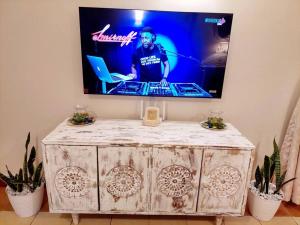 Warm & Cozy 2-Br Apartment. 10 mins from City Centre