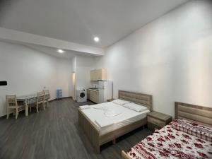 Ground Floor Comfort Studios - Spacious & Modern