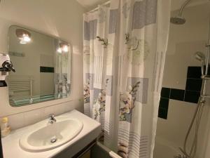 Appartement à Hossegor, à 30m de la plage avec piscine et parking souterrain - FR-1-413-135