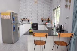 Shoreside Semat Villa and Flat