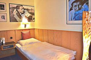 Budget Single Room room in Retro - Art - Hotel Lünen