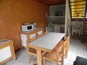 Chalets Camping Le Castella : photos des chambres