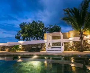 Le grand badamier blanc - Filaos