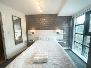 The Works-Fresh 2bed in centre, opposite Arndale.