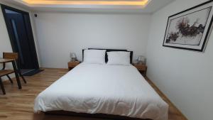 DAVID HOME 56