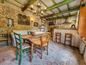 Maisons de vacances Maison au Calme avec Piscine en Provence : photos des chambres