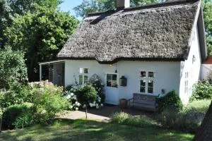 Zauberhaftes englisches Cottage am Gutshaus - Schabernack