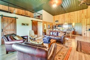 Secluded Nebraska Getaway 2 Mi to Lake McConaughy