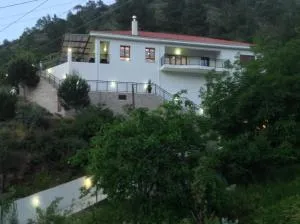 Ta Spitakia tis Theodosias - Kato Phlasou