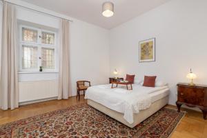 Heart of the City Apartments Market Square Cracow by Renters