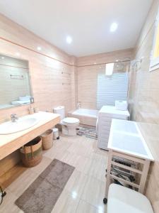 BONITA CASA EN NERJA