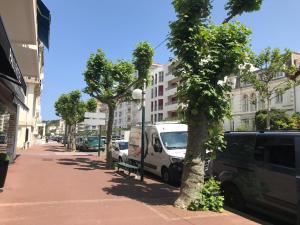 Appartements Bel appartement en plein centre ville et 50 m de la grande plage : Appartement 3 Chambres