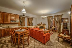 Two-Bedroom Apartment room in Archodariki