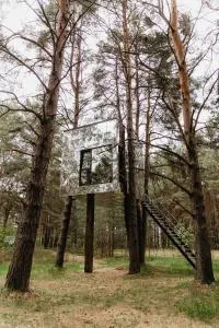 Treehouse Virš Bedugnės - Degesiai
